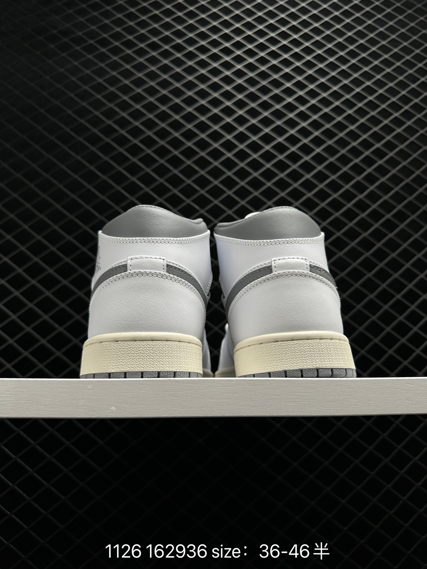 Air Jordan 1 Mid“Light Smoke Grey”